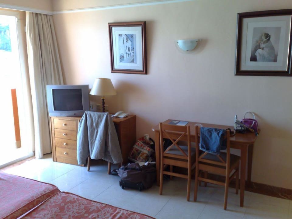 Ziimmer vom Bett aus Hotel Aparthotel Paguera Beach