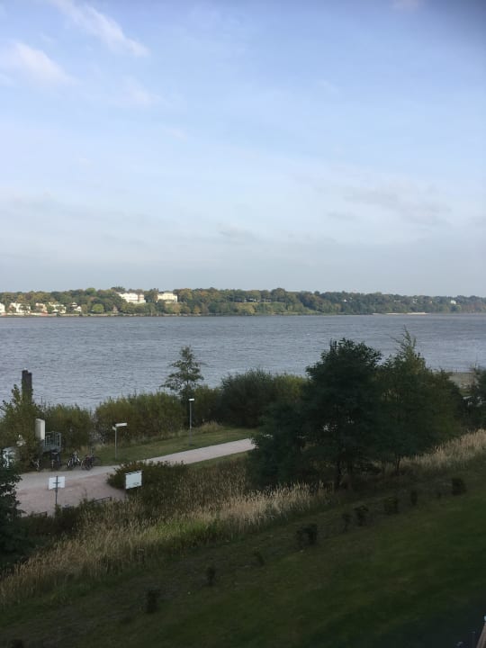 Ausblick vom Zimmer elaya hotel hamburg finkenwerder