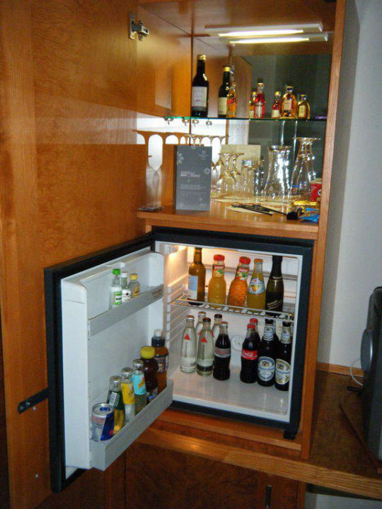Minibar und Schrank Hilton Munich Airport