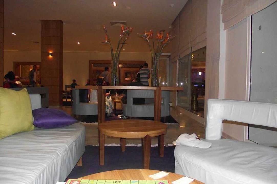 Schöne Sitzgelegenheiten The Orangers Beach Resort and Bungalows