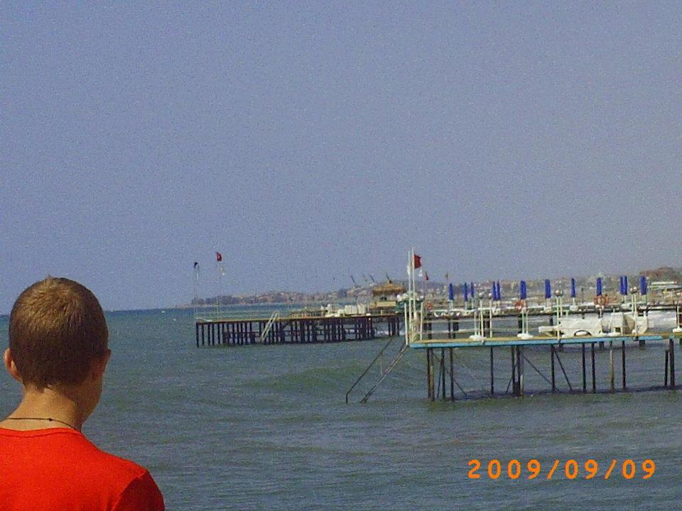 Stege von den anderen Hotels NoxInn Club