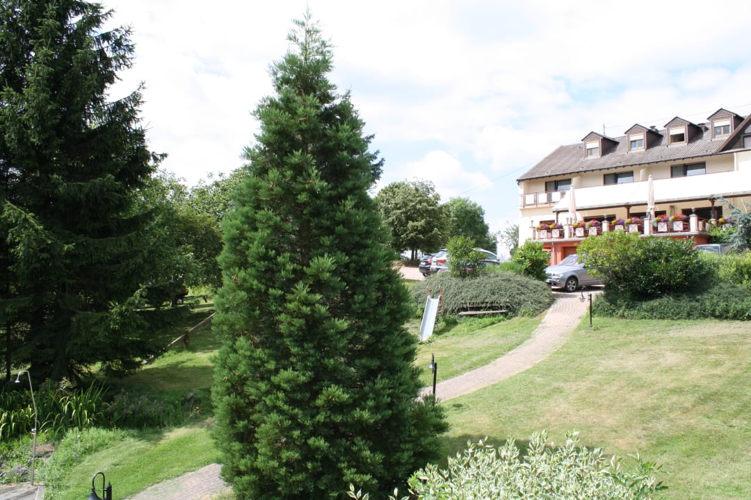 Gartenanlage Hotel Bastenhaus