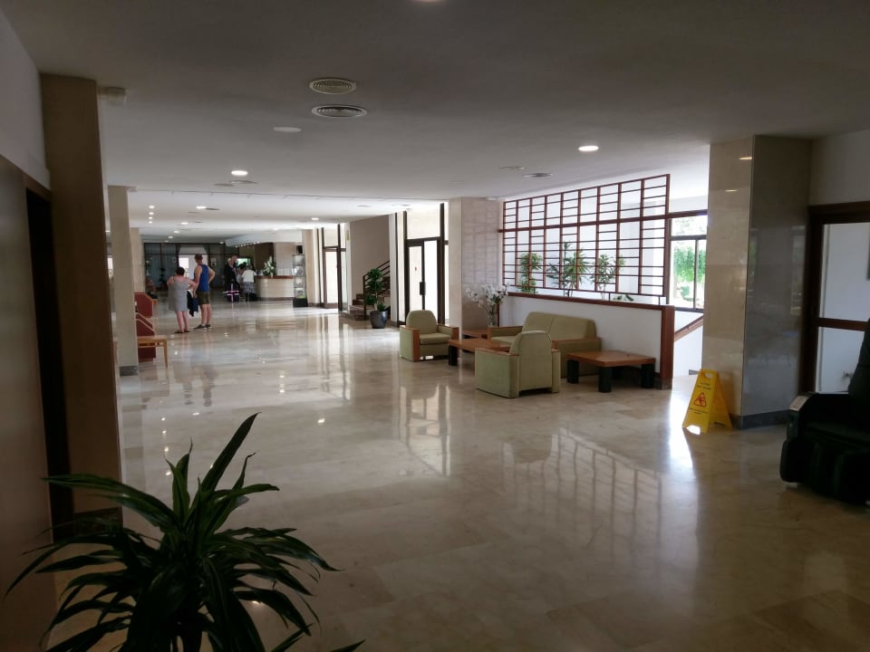 Lobby Hotel Club Cala Romani