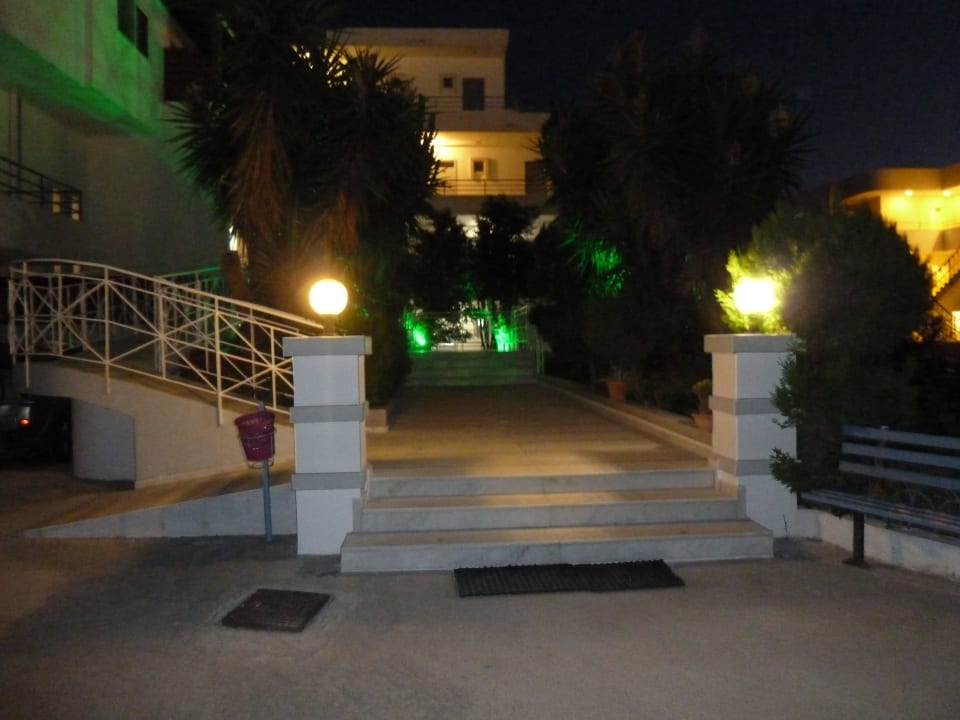 Sehr schöner Eingang Hotel Faliraki Bay