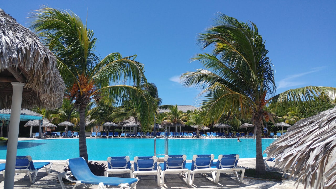 Der ruhige Poolbereich Melia Las Dunas