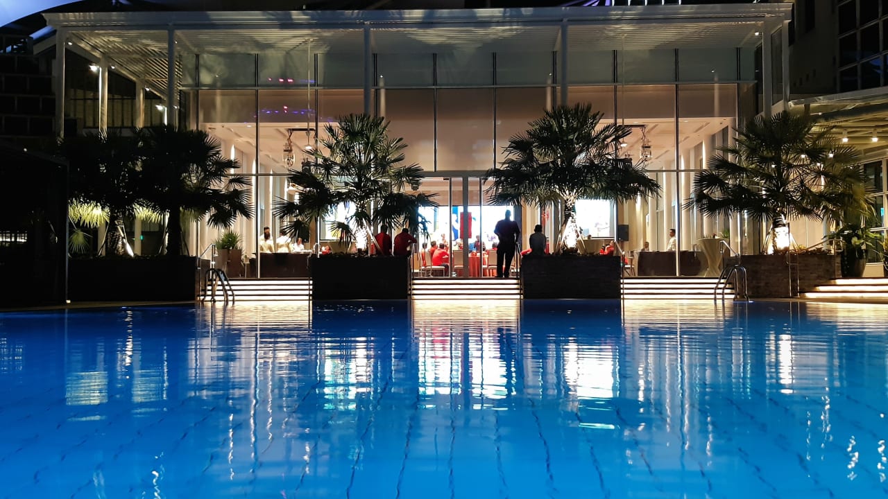 "Pool" Hotel Conrad Centennial Singapore (Singapur) • HolidayCheck