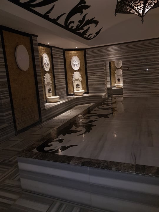 Sonstiges Azura Deluxe Resort & Spa Hotel