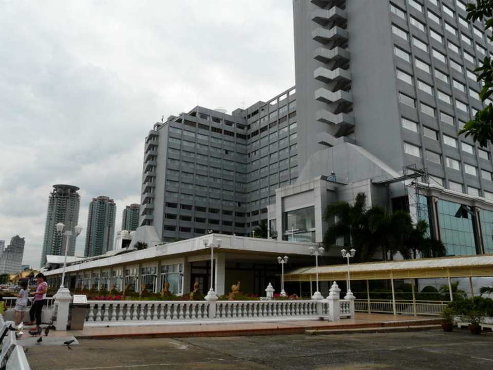 Außen pfui, innen hui! Ramada Plaza by Wyndham Bangkok Menam Riverside
