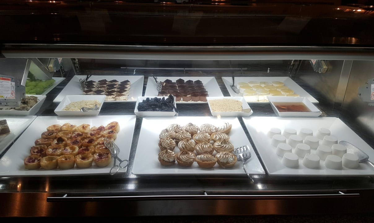 Dessertauswahl afrikanisches Restaurant  Hotel Riu Touareg