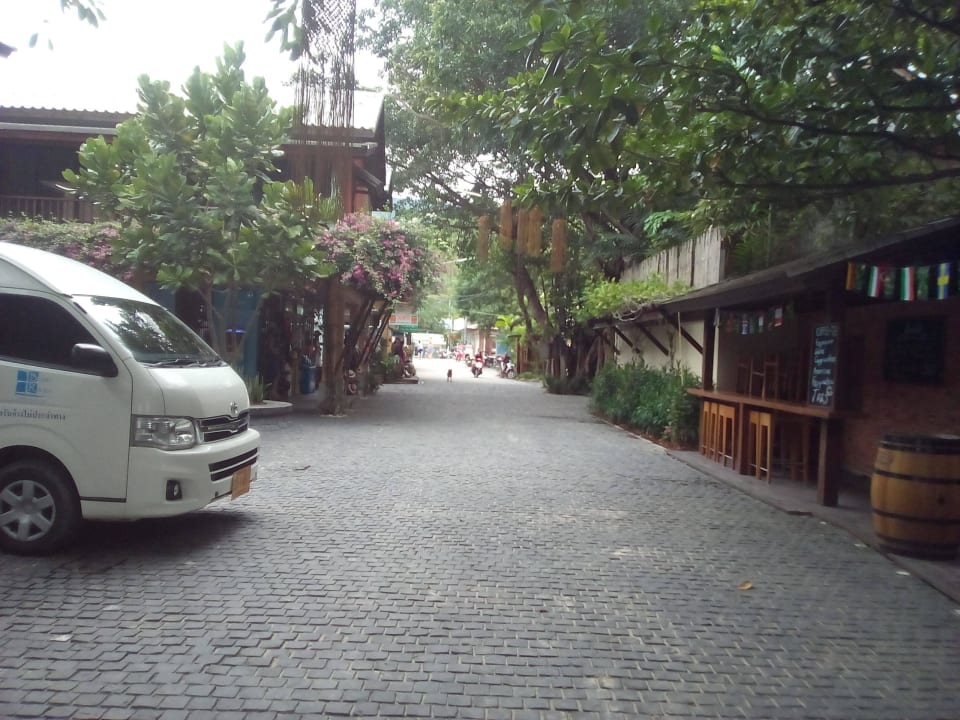 Anfahrtsbereich Buri Rasa Village Phangan