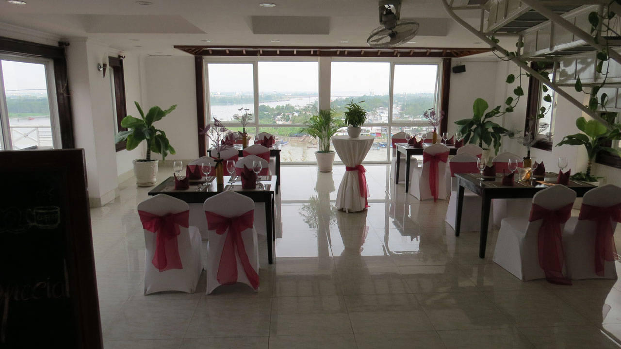 Bar im 7. Stock TTC Hotel - Premium Can Tho