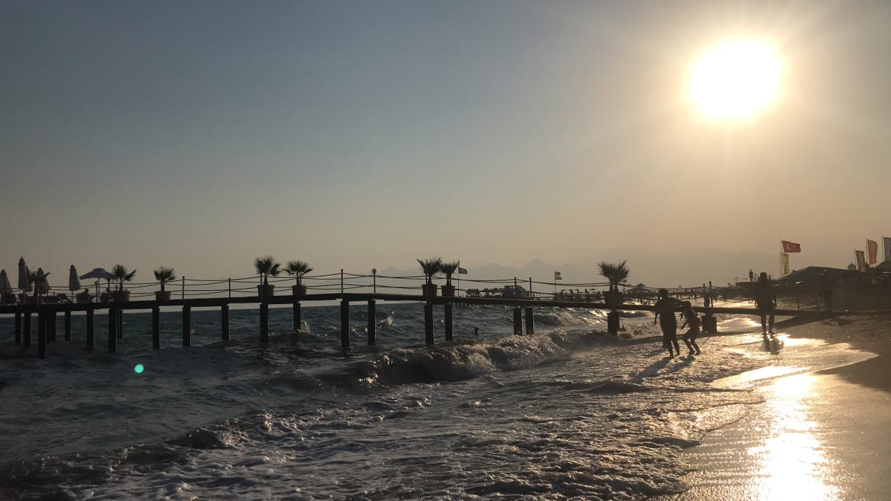 Strand Royal Wings Hotel