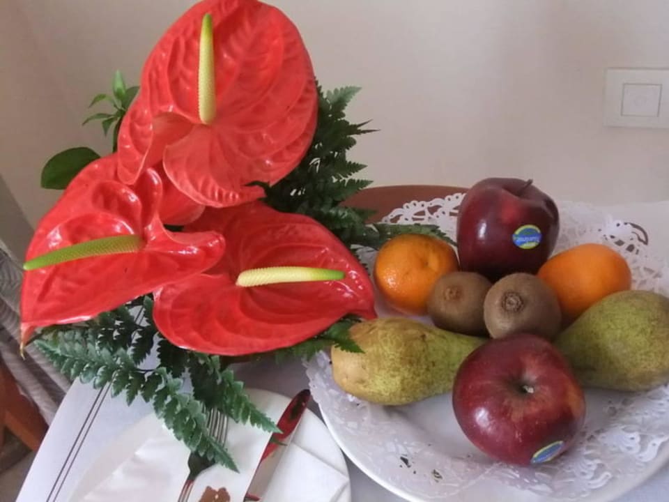 Zur Begrüßung ein Obstteller Hotel Riu Garoe