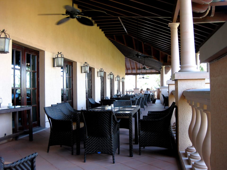 Aussenbereich zum Frühstück The Ritz-Carlton, Dubai