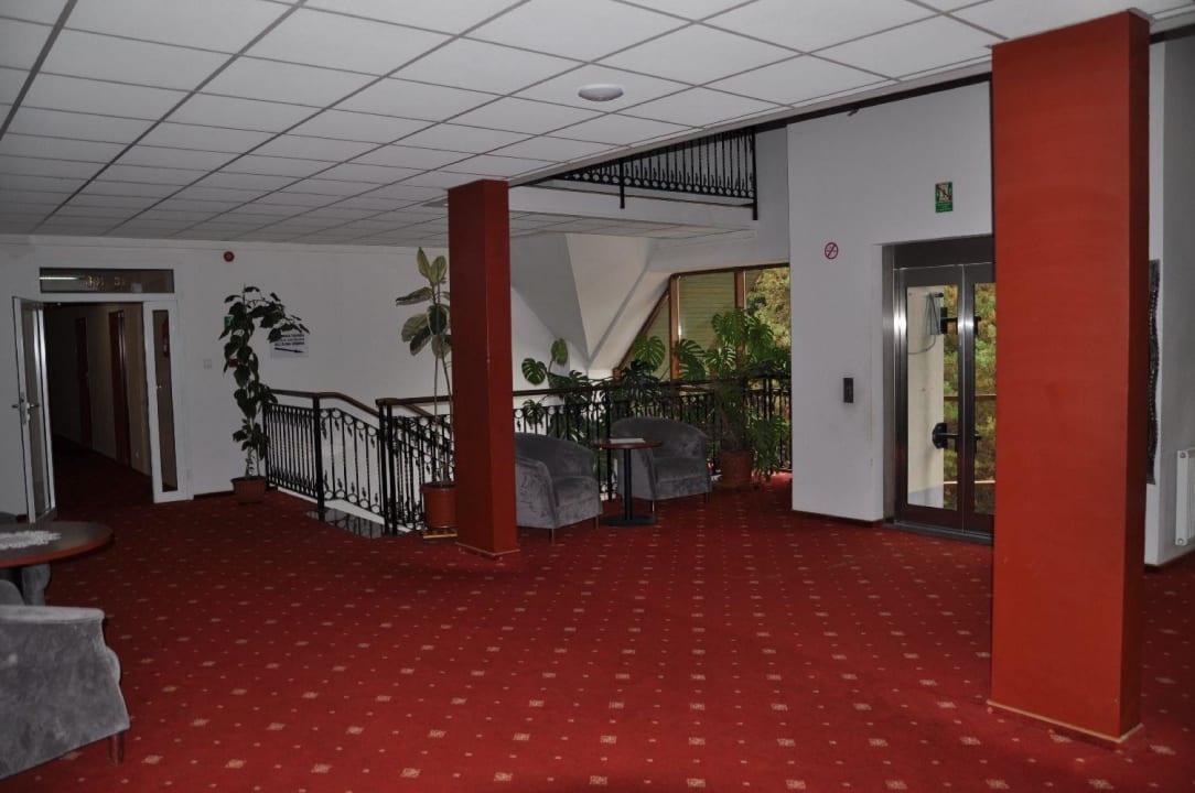 Jedna z dwóch panoramicznych wind Hotel Robert's Port