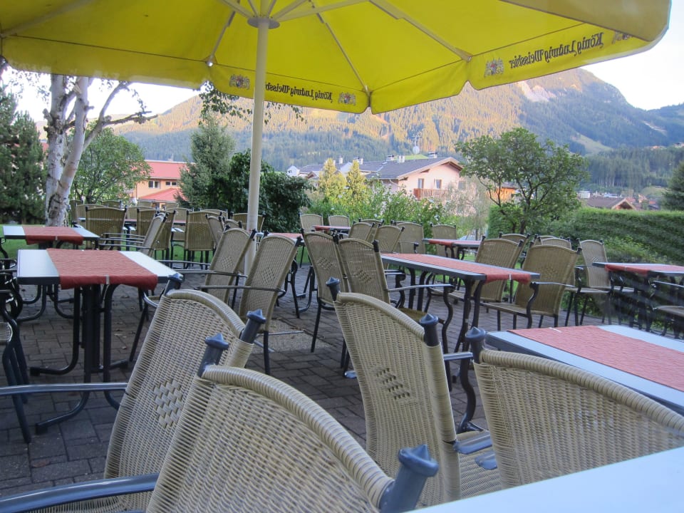 Unterm Sonnenschirm Hotel Alpenhof Brixen