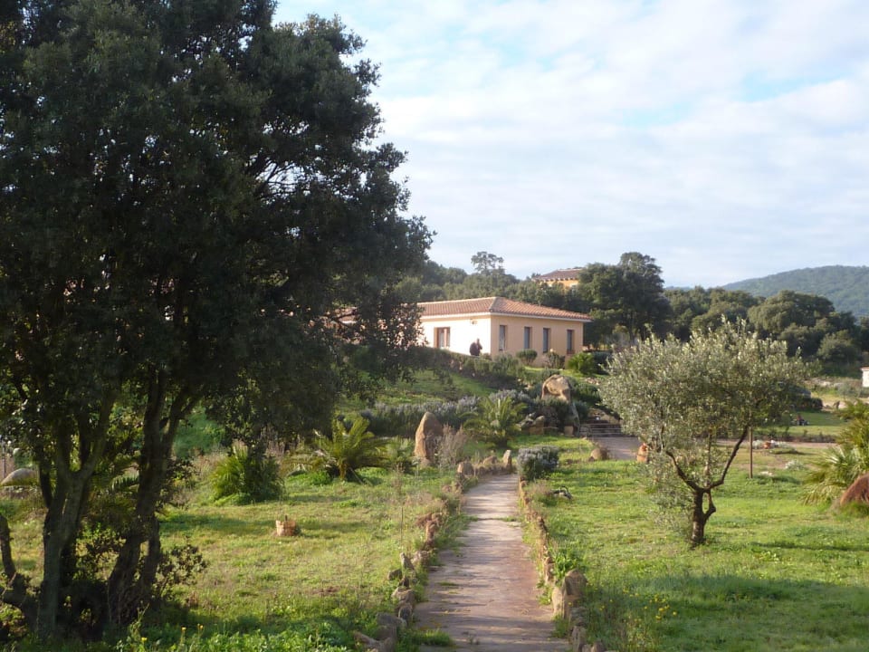 Vo den Zimmern zum Restaurant Agriturismo La Quercia della Gallura