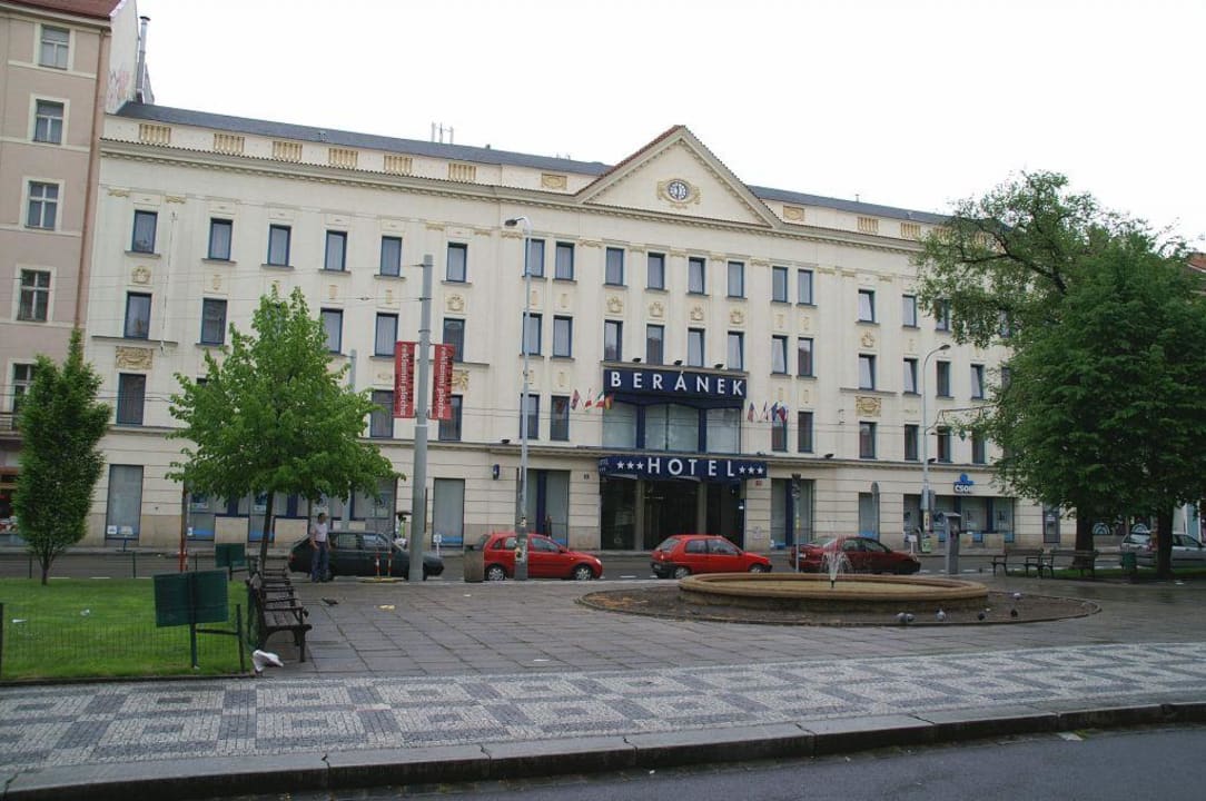 Straßenansicht Hotel Beranek