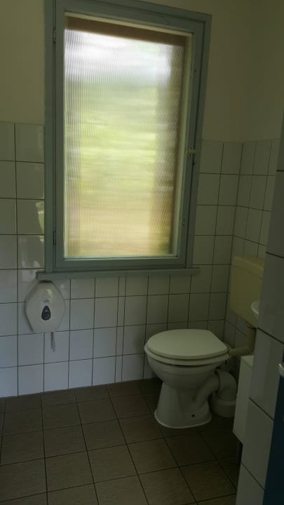 Zweckmäßige Sanitäre Anlage im Bungalow KiEZ Bollmannsruh