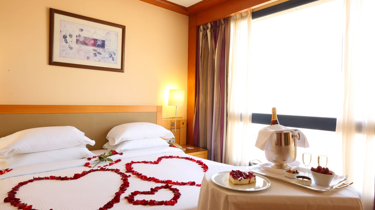 Honeymoon Amenities Hotel Crowne Plaza Beirut