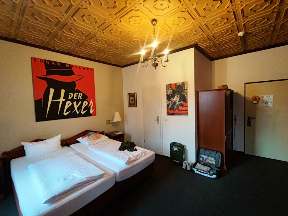 Zimmer EIFELkrimihotel