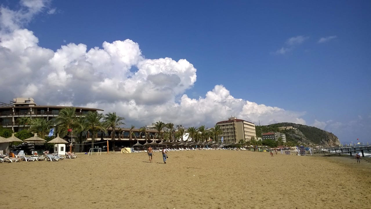 Strand Quattro Beach Spa & Resort