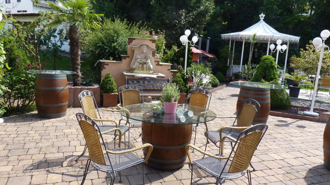 Der wunderschöne Garten Rheinhotel Larus