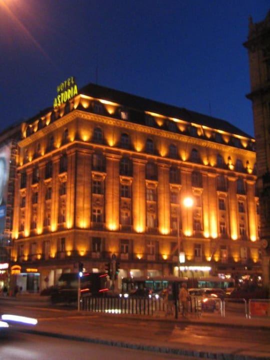 Aussenansicht des Hotel Astoria Danubius Hotel Astoria