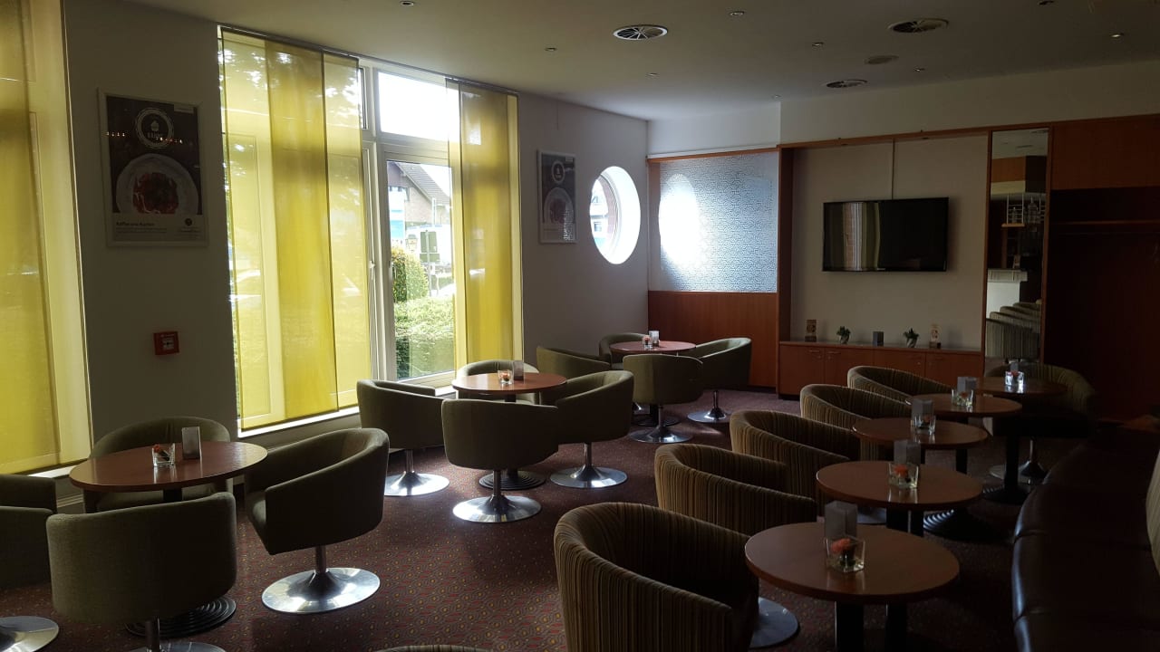 Hotelbar am Tage H+ Hotel Köln Hürth