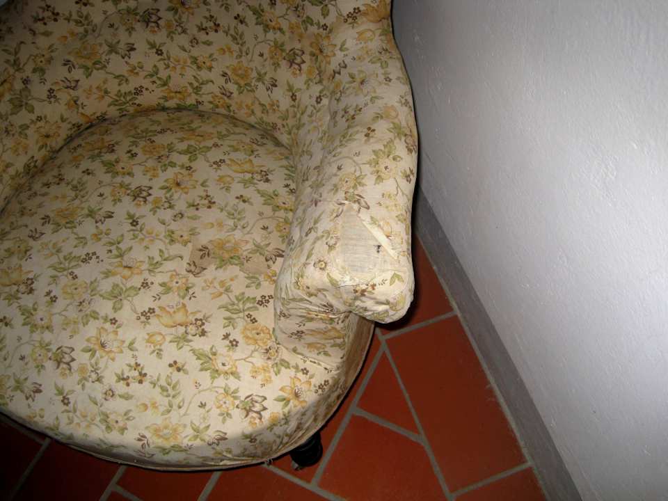 Defekter Sessel Appartamento Falegnameria
