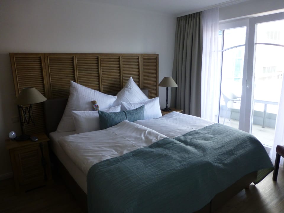 Schlafzimmer mit Boxspringbetten Weisse Villa am Meer Ferienwohnungen