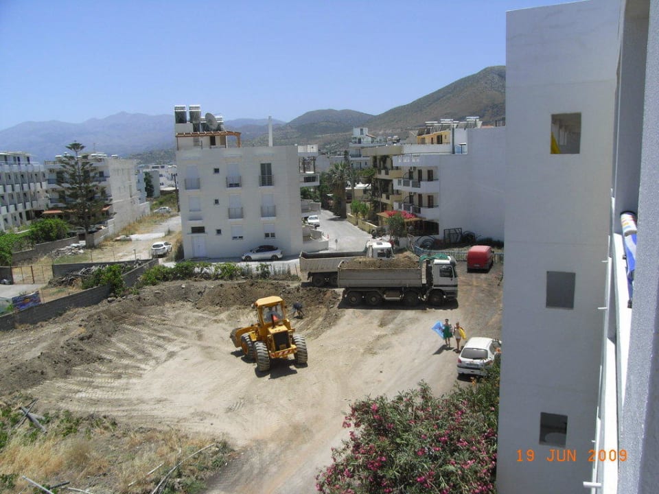 Blick vom Balkon nach rechts zur Baustelle Hersonissos Palace