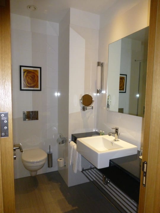Bathroom Courtyard Hotel Budapest City Center