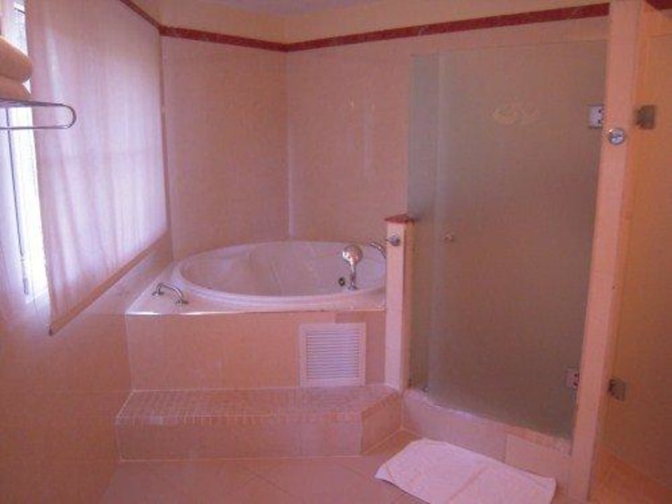 Dusche und Whirlwanne Grand Palladium Select Bávaro Resort & Spa