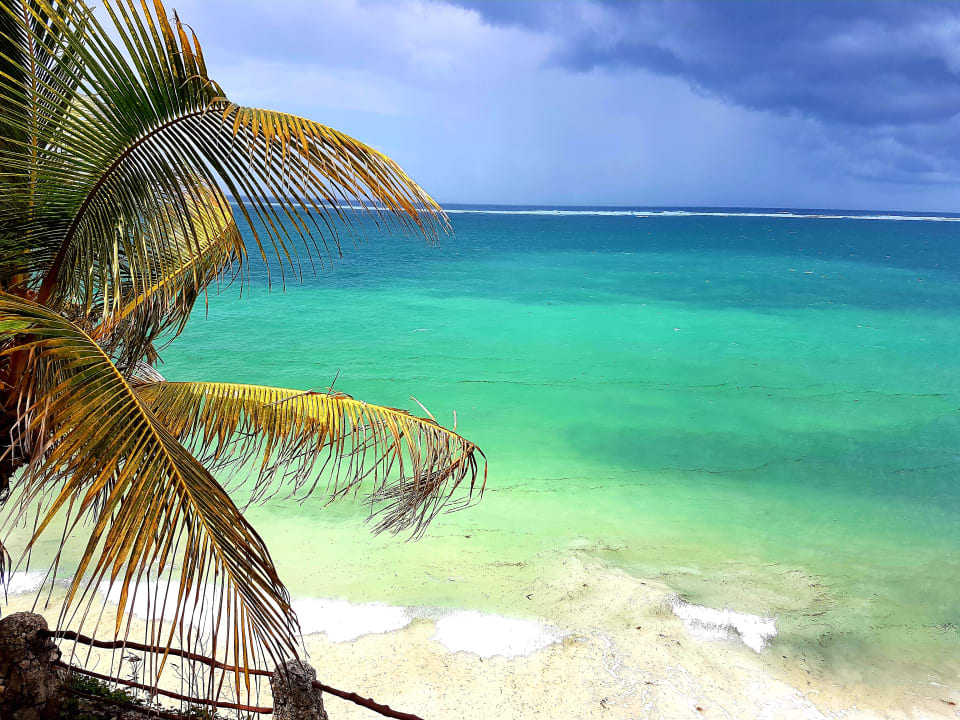 Strand Bahari Beach Hotel