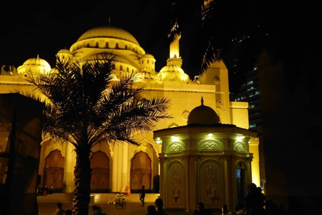 Okolica - pobliski meczet Hotel Golden Tulip Sharjah