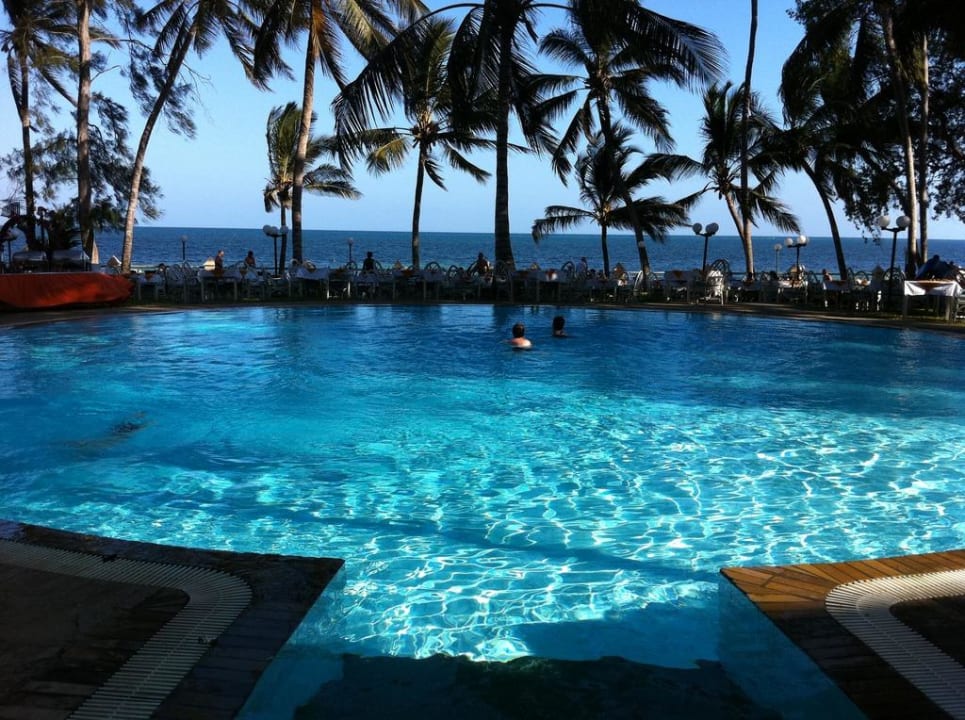 Pool Neptune Beach Resort