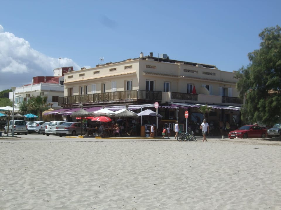 Hostal und Restaurant El Sol vom Strand aus 2 Playas Apartments
