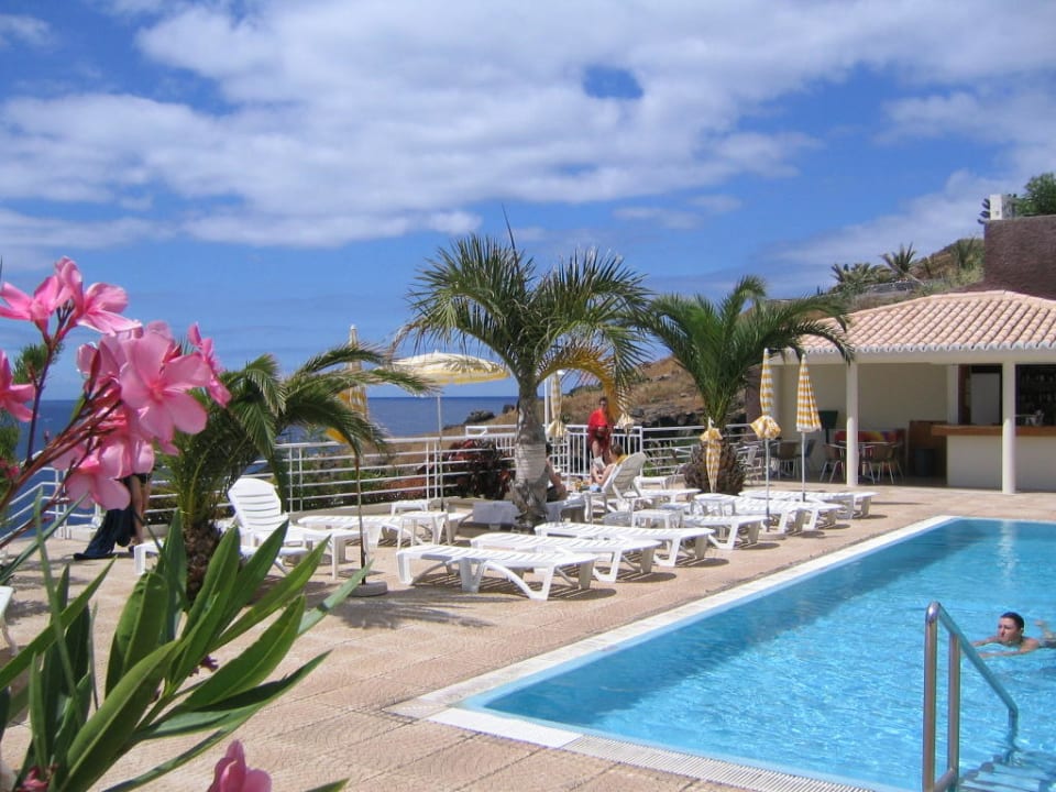 Terrasse mit zwei Pools Hotel Cais da Oliveira