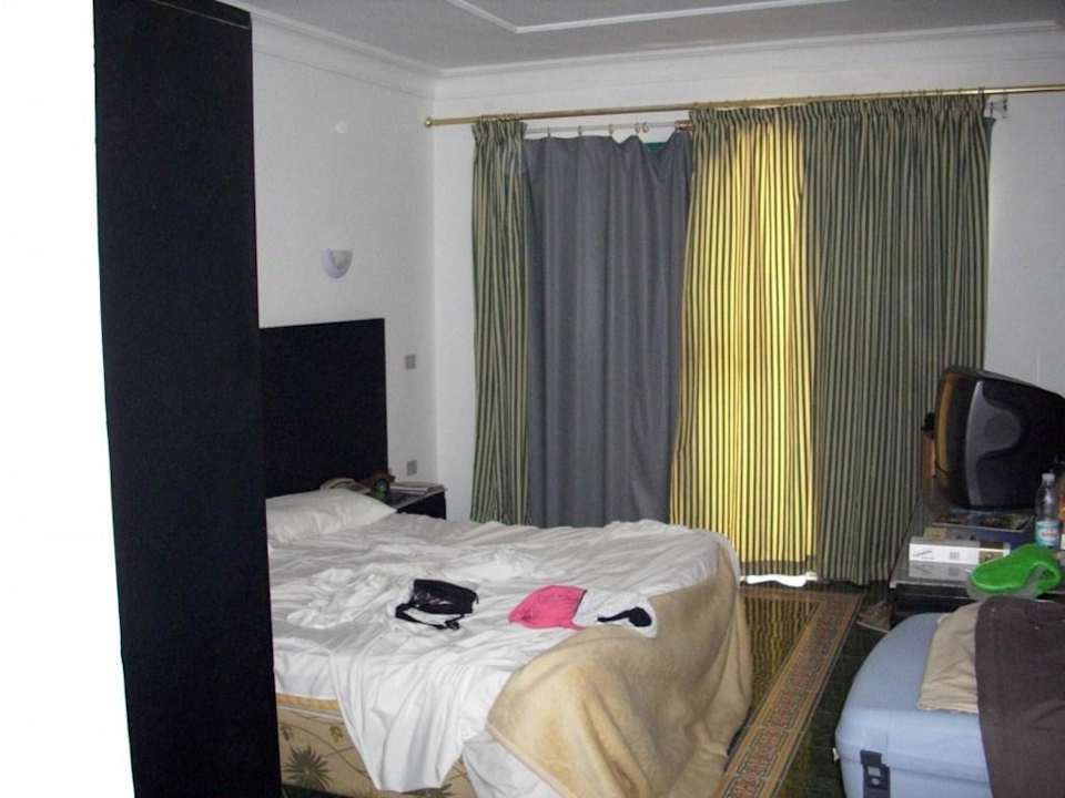 Bett - Richtung Fenster/Balkon Pickalbatros Alf Leila Wa Leila Resort - Neverland Hurghada