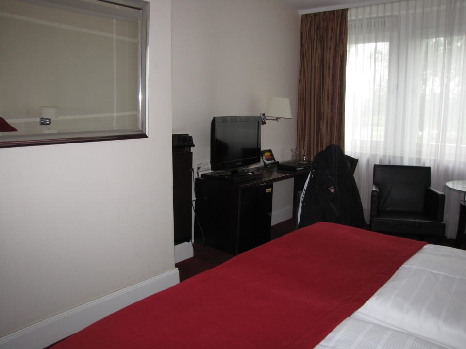 Zimmer 218 Leonardo Hotel Hamburg Elbbrücken