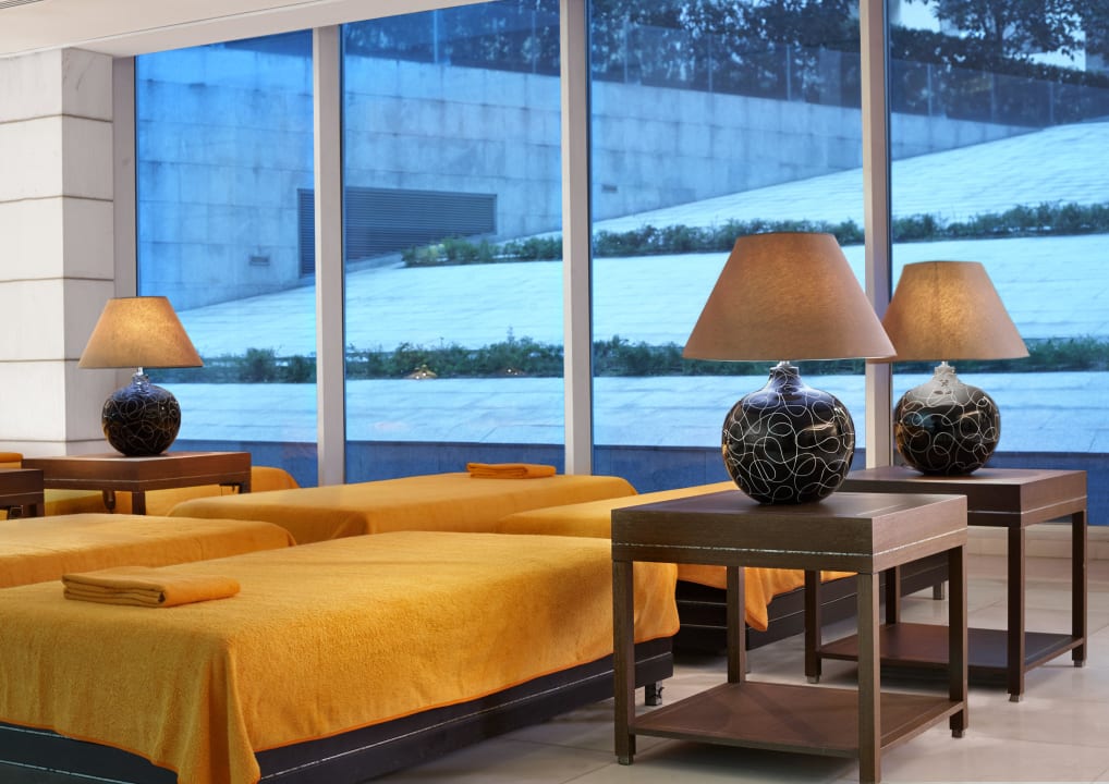 Indoor pool relaxation area Sheraton Porto Hotel & Spa