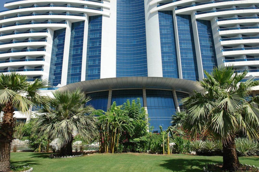 Garten und Hotel Hotel Le Meridien Al Aqah Beach Resort