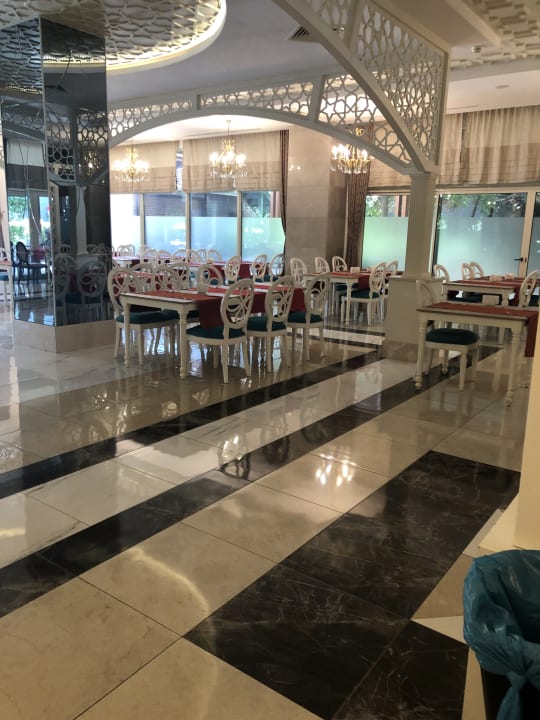 Gastro Well Palace Side