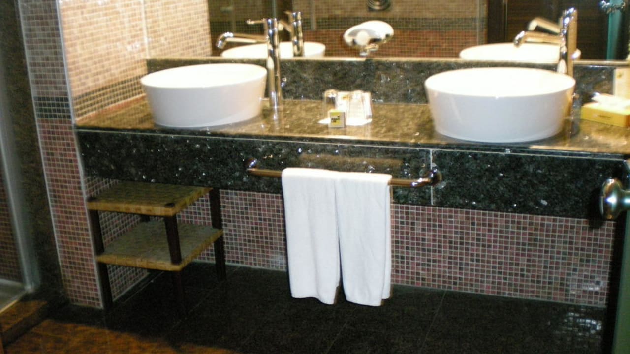 Bad Asteria Family Belek