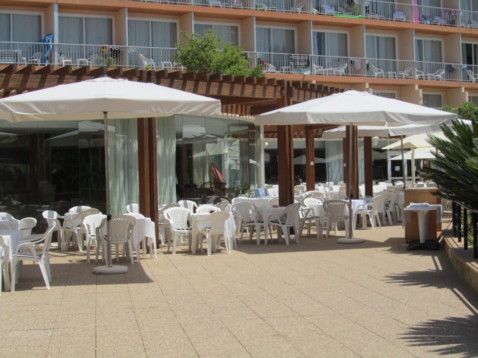 Essbereich aussen Valentin Grand Park Suite Hotel