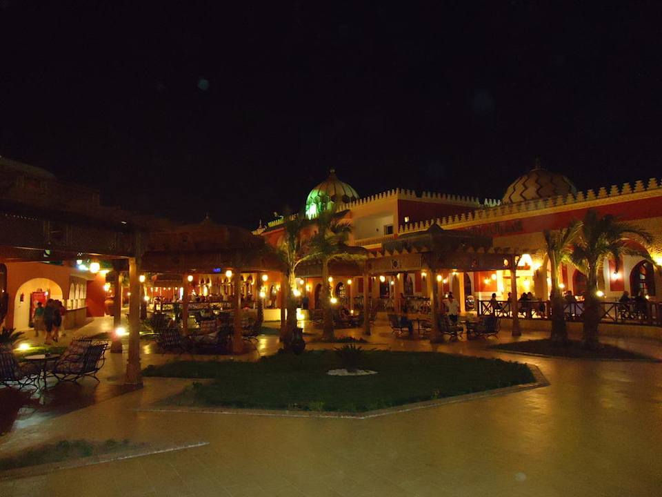 Teilansicht der Restaurants Pickalbatros Alf Leila Wa Leila Resort - Neverland Hurghada