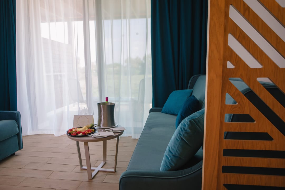 Zimmer Almyros Beach Resort & Spa