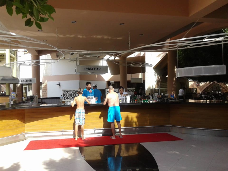 Основной бар Limak Limra Hotel & Resort