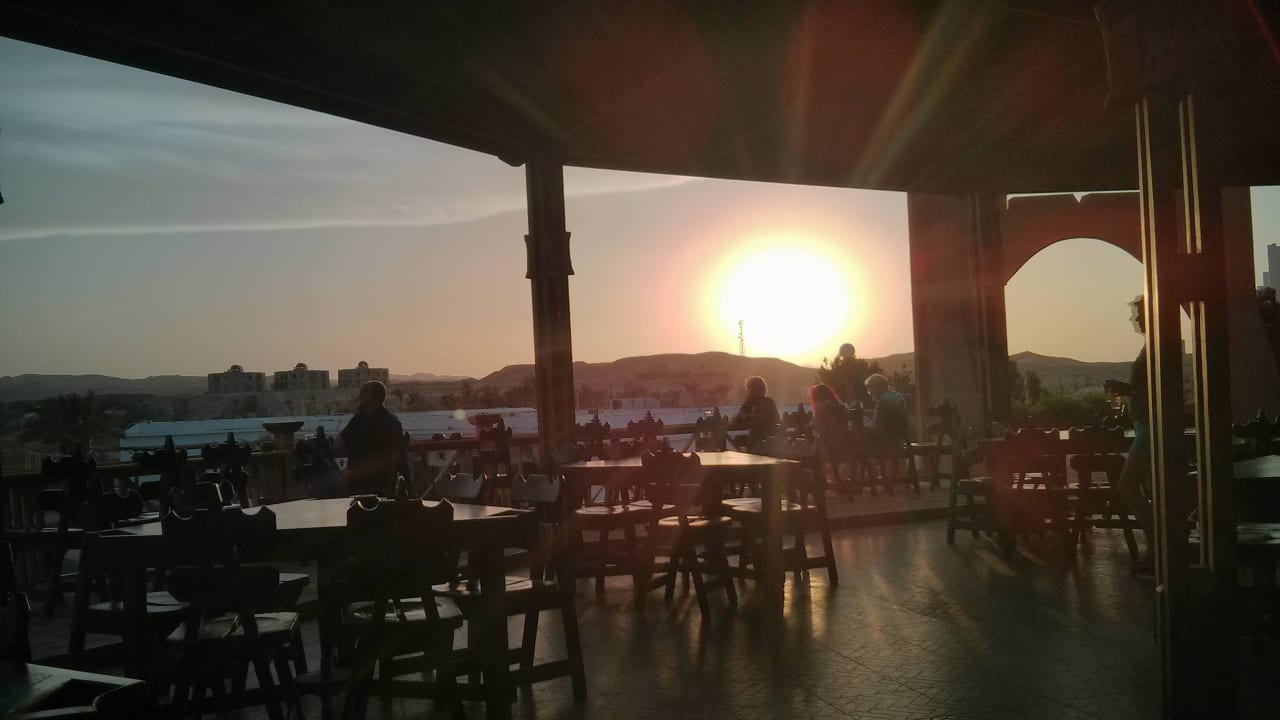 Zachód słońca Three Corners Equinox Beach Resort